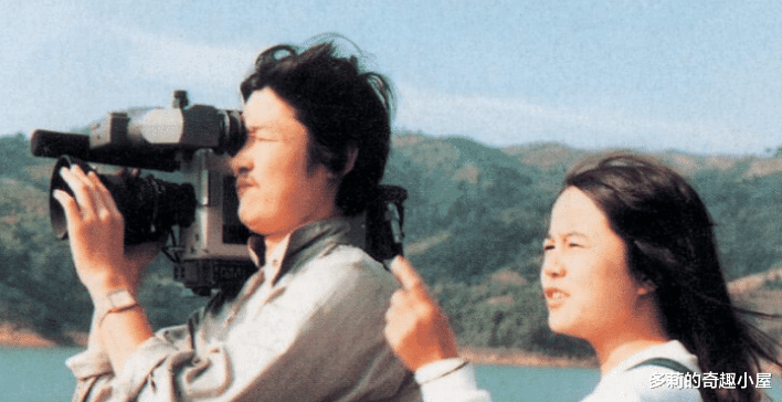 刘纯燕|难怪刘纯燕一直都是“蘑菇头”，当她长发照流出，网友：这谁顶得住！