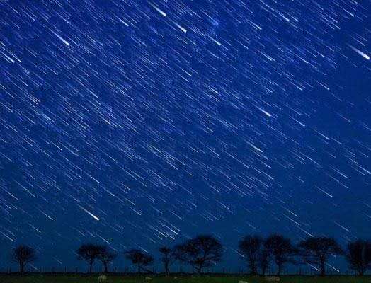 天龙座流星雨|最美流星雨10月8日光临地球！慢速流星很有利于照相观测。