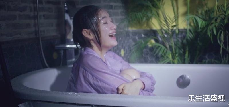 怪你过分美丽▲《怪你过分美丽》朱迪逼疯林湘,孤独无助的林湘穿着婚纱自杀,虐心