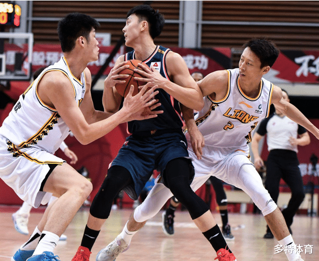 广东男篮|广东宏远喜从天降!杜锋亲传捷报,阿联官方喜讯,十冠王要复仇