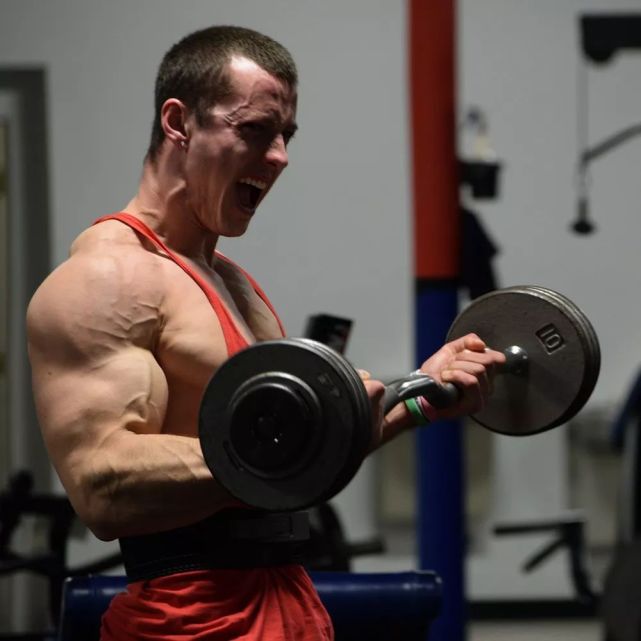 健身|从癌症少年变成肌肉男,坚持健身锻炼,让他重获新生!