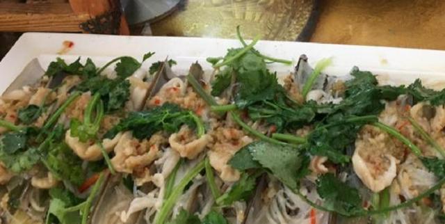 螃蟹|参加婚宴随礼500元，看到宴席后却很尴尬，桌上的菜让我怀疑人生