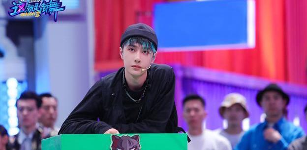 王一博|《这就是街舞》battle炸翻全场，王一博狂派降膝，张艺兴帽子戏法