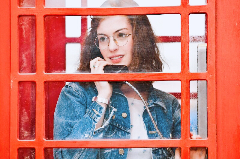 安妮·海瑟薇|从好莱坞公主到“资本玩物”的安妮海瑟薇，我看到了人性丑恶的一面