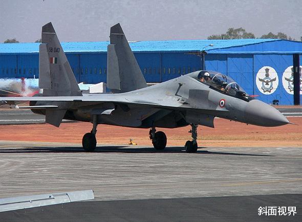 雷达■印军雷达捕获2架歼16？屏幕图像令印媒崩溃，莫迪怒斥：奇耻大辱