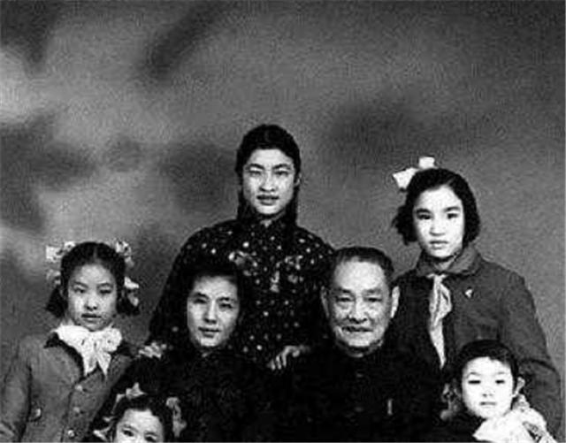 【程潜】她17岁嫁54岁将军，怀孕16次生下6个女儿，丈夫死后为他守寡28年