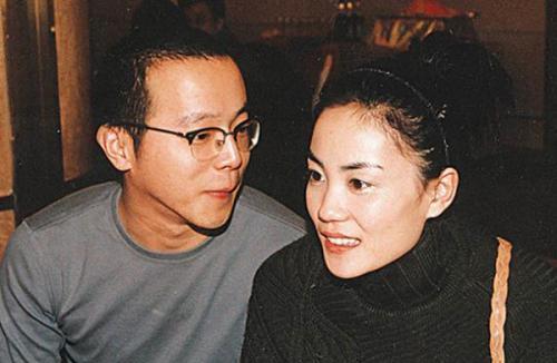 窦唯|2006年，一把火烧掉卓伟汽车的窦唯，51岁的他如今判若两人