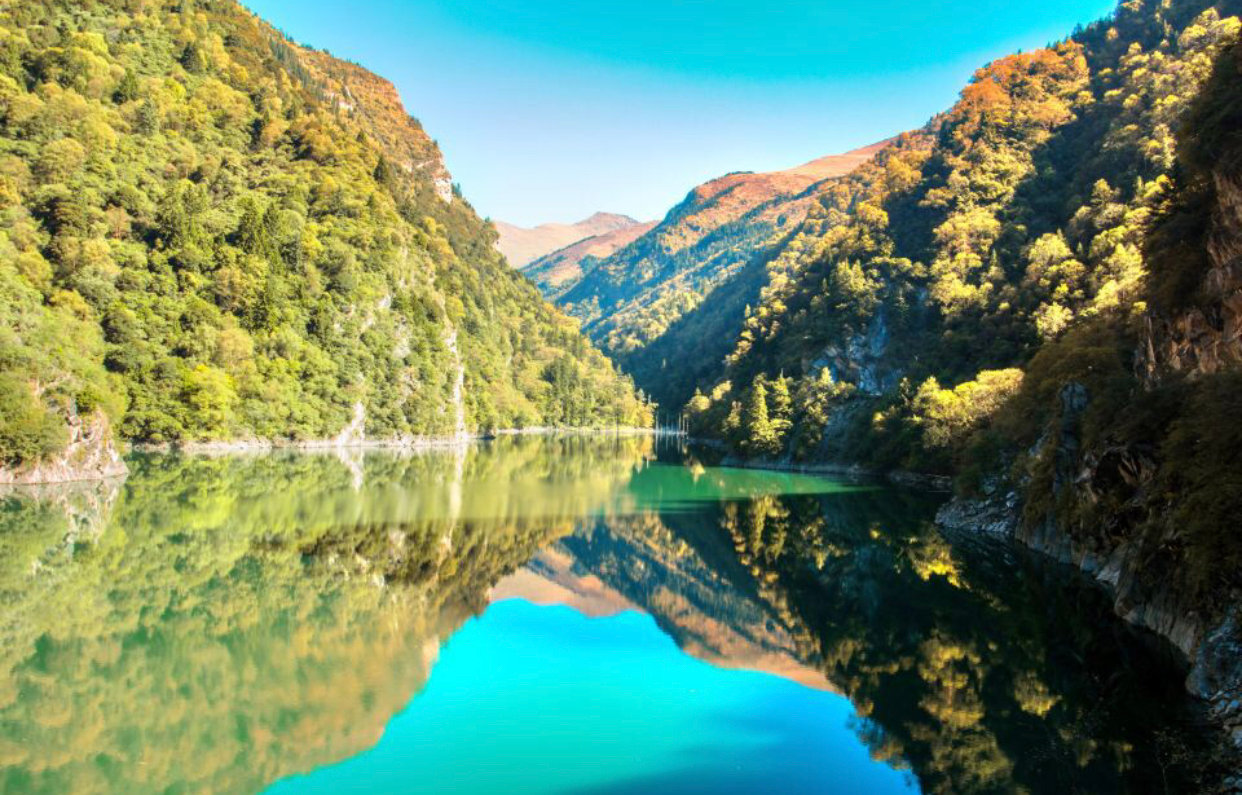 [九寨沟]别再去九寨沟了！这里一年四季都是景，被誉为地球最后一片净土。