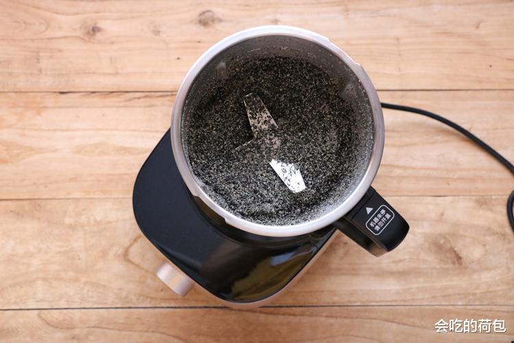 芝麻|秋天,吃核桃栗子不如吃它,买5斤存起来,炒着吃最香,能吃一冬天