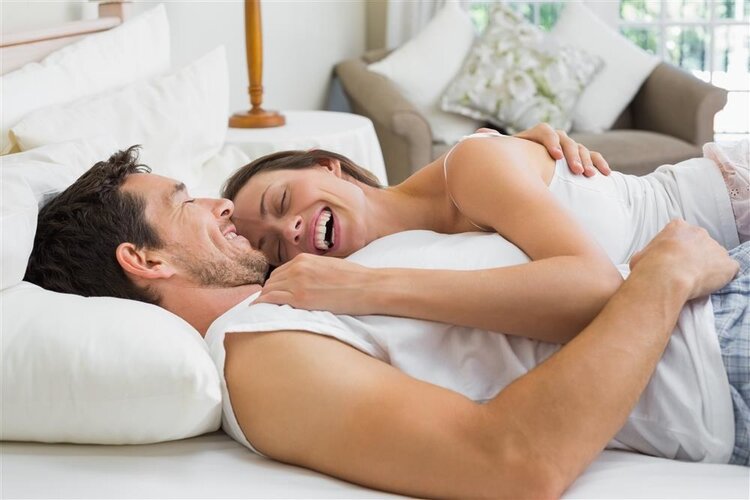 睡眠质量|夫妻同床共枕很正常，但这2个习惯，还是趁早改了比较好