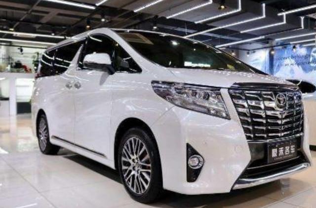 阿尔法|中国“最牛”汽车，挂了6个车牌，车主：走遍全国无人敢拦！