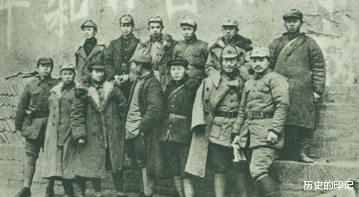 追悼会|我国去世最早的一位上将:追悼会时天降暴雨, 二十万人无一离去