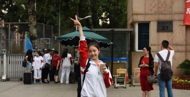 『考试』高考提前5分钟发试卷，竟然是让做这些的，网友：赶快收藏