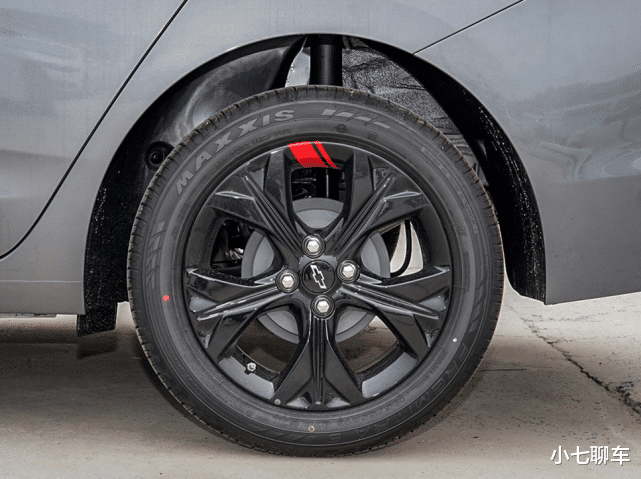 日产轩逸|要面子的雪佛兰也“低头”了，造型很运动，百公里油耗4.8L，7.99万起