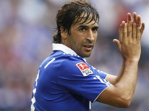 『皇家马德里』劳尔当年为何离开皇马，为何不选择在皇马终老？