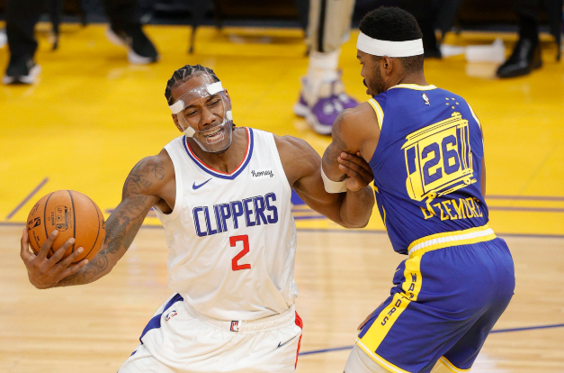 快船队|还剩10秒乔治违例主动放弃进攻，快船集体放弃防守，勇士投进最后一球