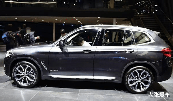 宝马X3|买啥奥迪Q5L，30岁开它面子十足，新车跌了7万，上个月卖出12699辆