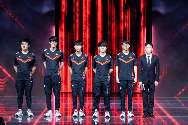 lpl|LPL脸都丢光了？TES外卖事件升级，外网观众热议：真是太疯狂了！