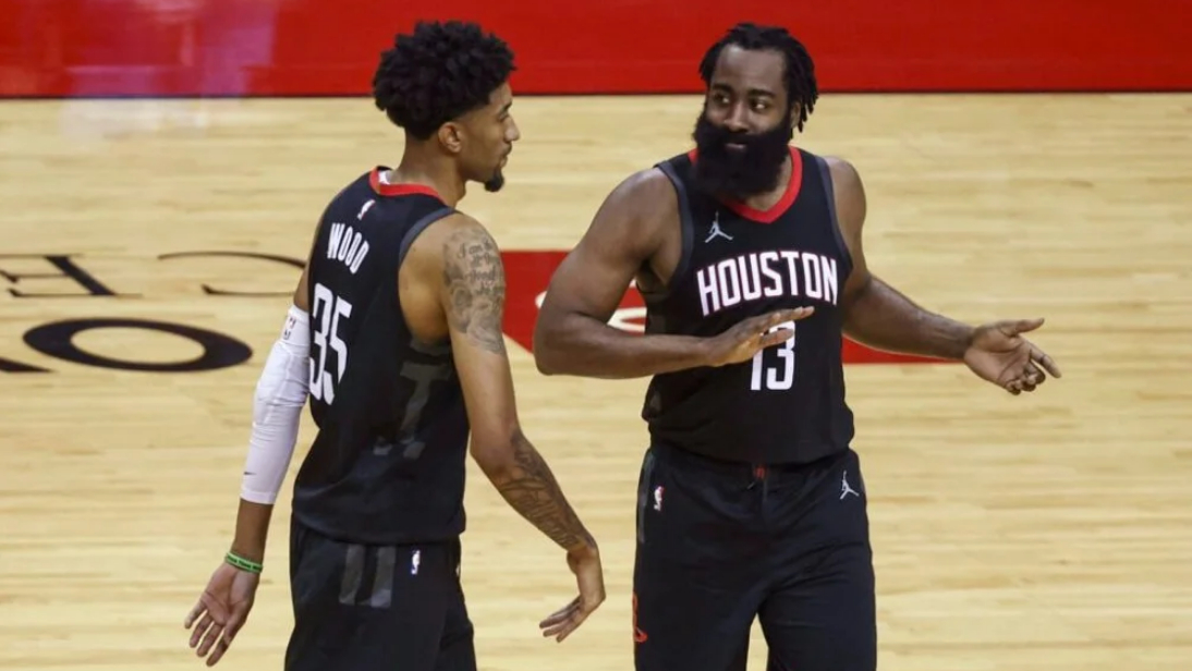 詹姆斯·哈登|我甘心辅佐你！42分大胜后他动情喊话，哈登别走了，他值得你留下