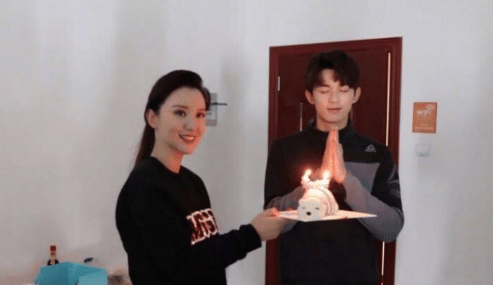 张萌|“我长大了你还年轻”，两人相差18岁，9年前演母子，9年后演姐弟