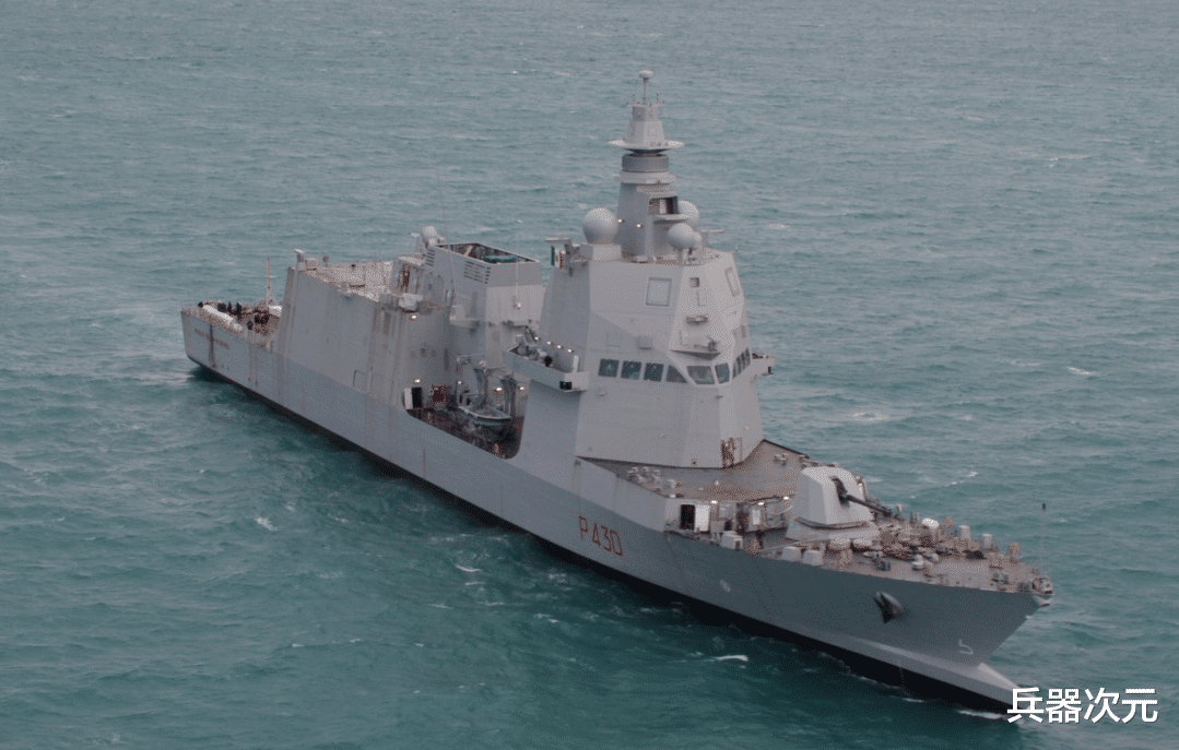 『北约』意大利要反水了？俄军15架大运送来救命物资，自家军舰却上门找茬