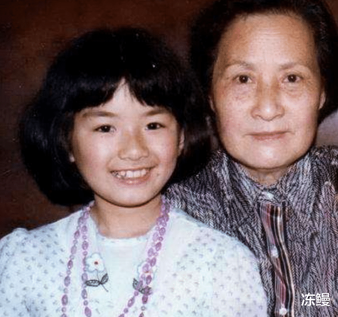 黄奕|黄毅清被判刑15年后，前妻黄奕状态回来了！晒43岁庆生照宛如19岁