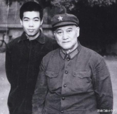 李治|他救贺子珍一命，毛主席写给他一个纸条，30年后，纸条救他一命
