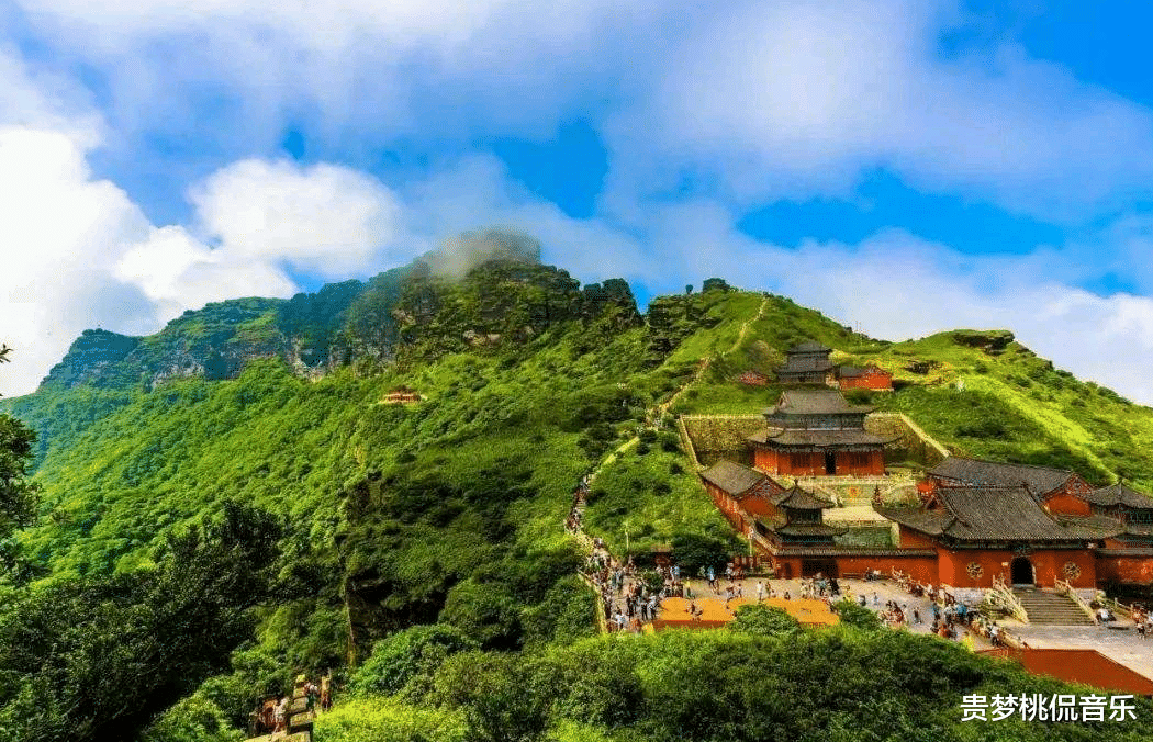 「梵净山」梵净山索道又长又快，穿越云海，山泉清澈见底