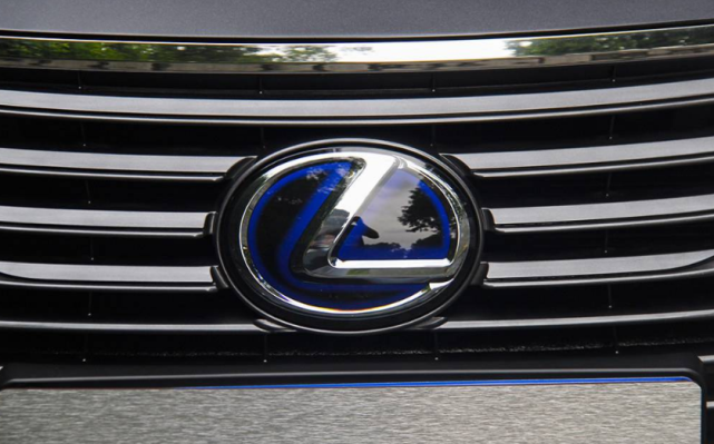 五菱宏光|雷克萨斯：出远门，不是拼谁四驱更牛，而是看谁1000公里不加油