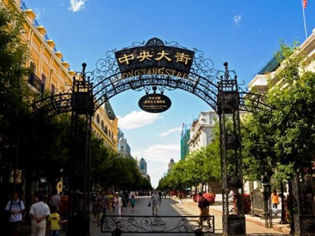 哈尔滨@我国最“枯燥”的航班，全程3400公里飞一趟需6个小时，比出国还要久