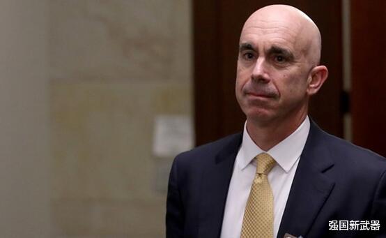 特朗普▲报应!蓬佩奥违法遭美国人全面清算,特朗普紧急相救也被害惨!