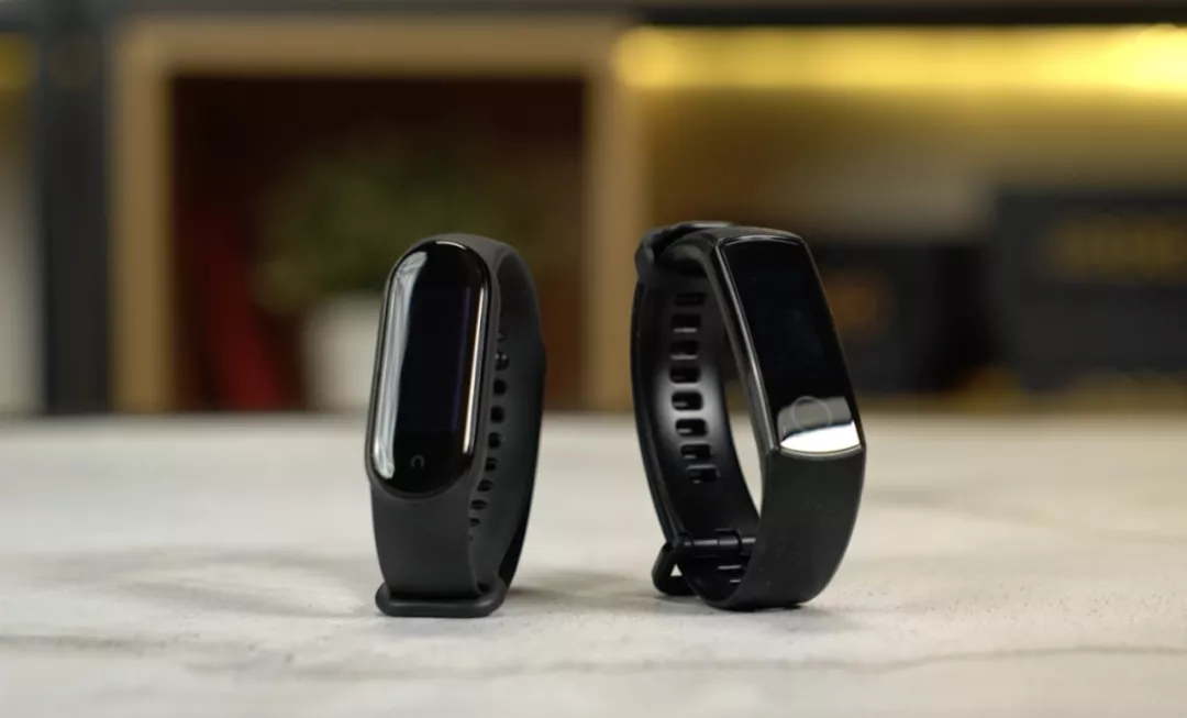 小米科技|荣耀手环5 VS 小米手环5：谁才是百元手环扛把子？