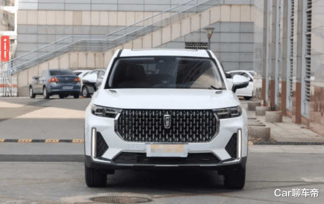 『中国一汽』一汽大型SUV全配2.0T，现14万多开回家，还配8AT自动，还不香？