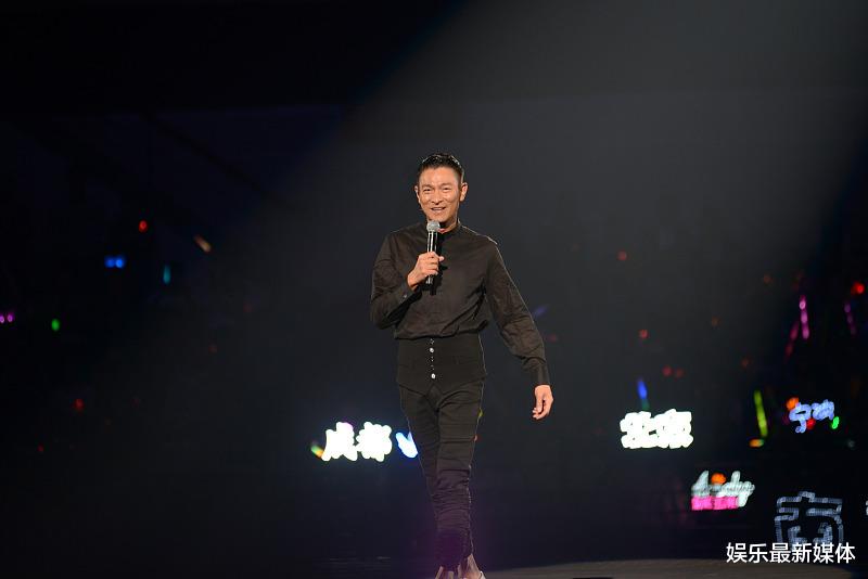 刘德华|刘德华醉酒时，写了一首歌，在华语乐坛红了几十年