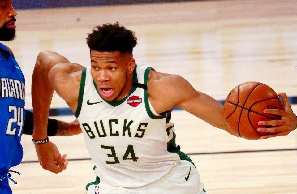 季后赛|就这是2连MVP!季后赛五连败,末节15分,球迷:哈登都没这么拉稀