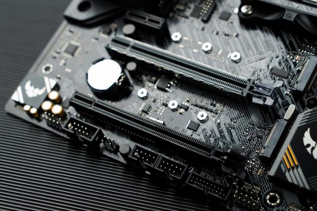 微软|功能升级火力更强大，华硕TUF GAMING B450M-PRO II主板评测