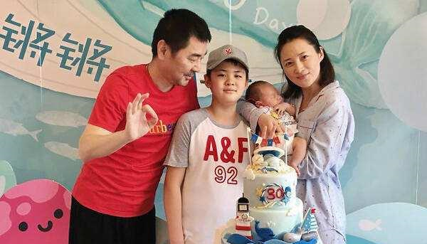 『蒋勤勤』陈建斌新剧被嘲丑，他妻子蒋勤勤新剧即将霸屏，45岁颜值依旧A爆