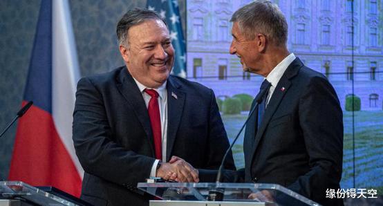 捷克|外交部记者会上响起了“虚”声