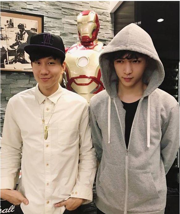 周深|走进林俊杰现实中的家，客厅放着巨型钢铁侠和钢琴，全是他的挚爱