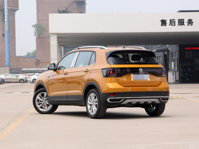 大众汽车|这款大众SUV只卖7.49万,油耗5.7L,工薪阶级养得起,可以放弃H6