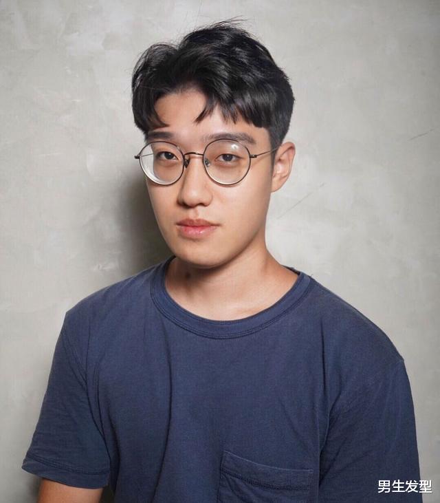 口红|男生剪对发型很重要，今秋就留这4款流行发型，长相一般也很帅气