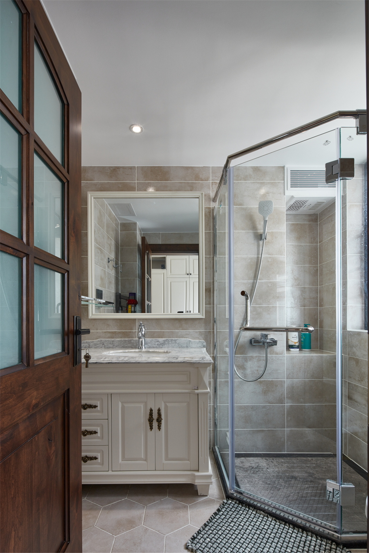 @129m2新房，装修风格为简美式风，整体配色协调又好看，真不错