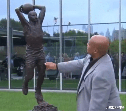 【查尔斯·巴克利】NBA中那些球员雕像，巴克利的雕像太可怜，乔丹的雕像无可比拟