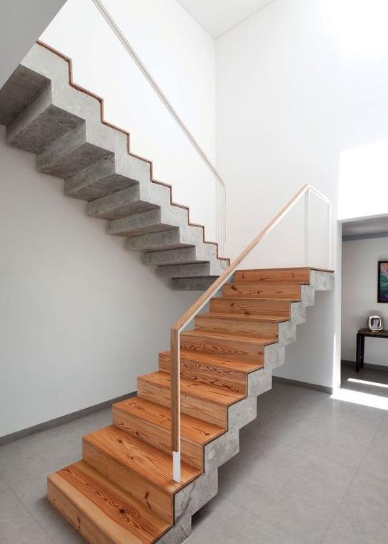 |国外用一块薄薄钢板做楼梯，一周不要就完工，现浇楼梯被比下去？