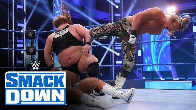 [罗斯]WWE曼迪·罗斯比赛中不慎走光，瞬间传遍全网
