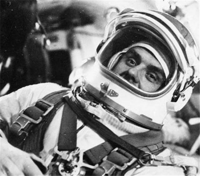 【航天】航天史上最悲壮的一具骸骨，他升空前就知道回不来，曾掩面痛哭