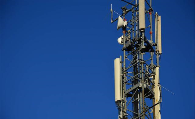 中国电信▲中国电信全新套餐：49元+140GB流量+100分钟，网友携号转网转早了