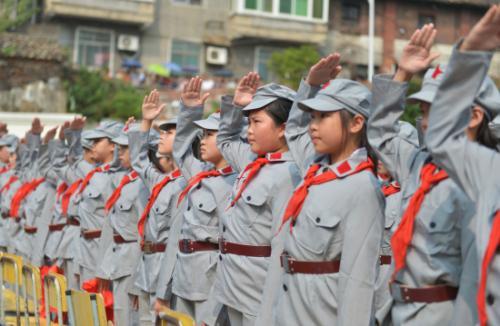 「许可馨」前有留学生许可馨，后有硕士季子越：为何辱国现象不断？3点原因