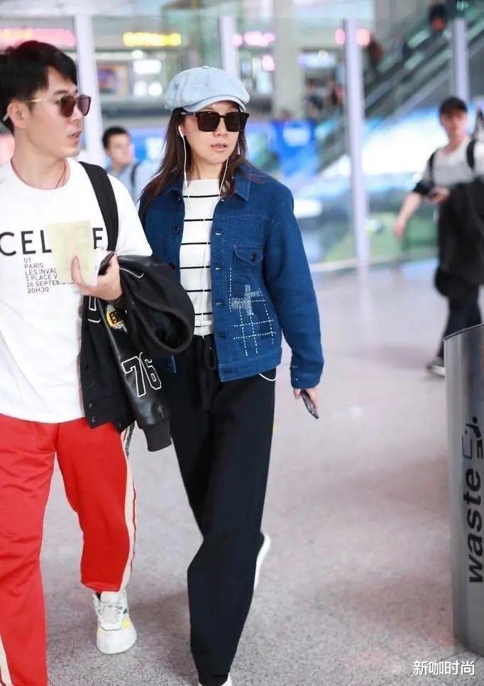 滤镜|闫妮滤镜碎一地，穿简约装束朴素无亮点，松弛颈部肌肤太显老