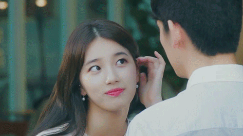 「眼霜」药房有一种“平价”眼霜,堪称眼袋眼纹的“天敌”,却因廉价被嫌弃